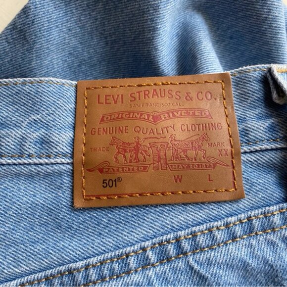 Levis Premium 501 Original Fit Jean Light Wash Size 27x30 100% Cotton Button Fly - Picture 8 of 16